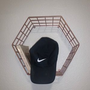 Black and white nike hat